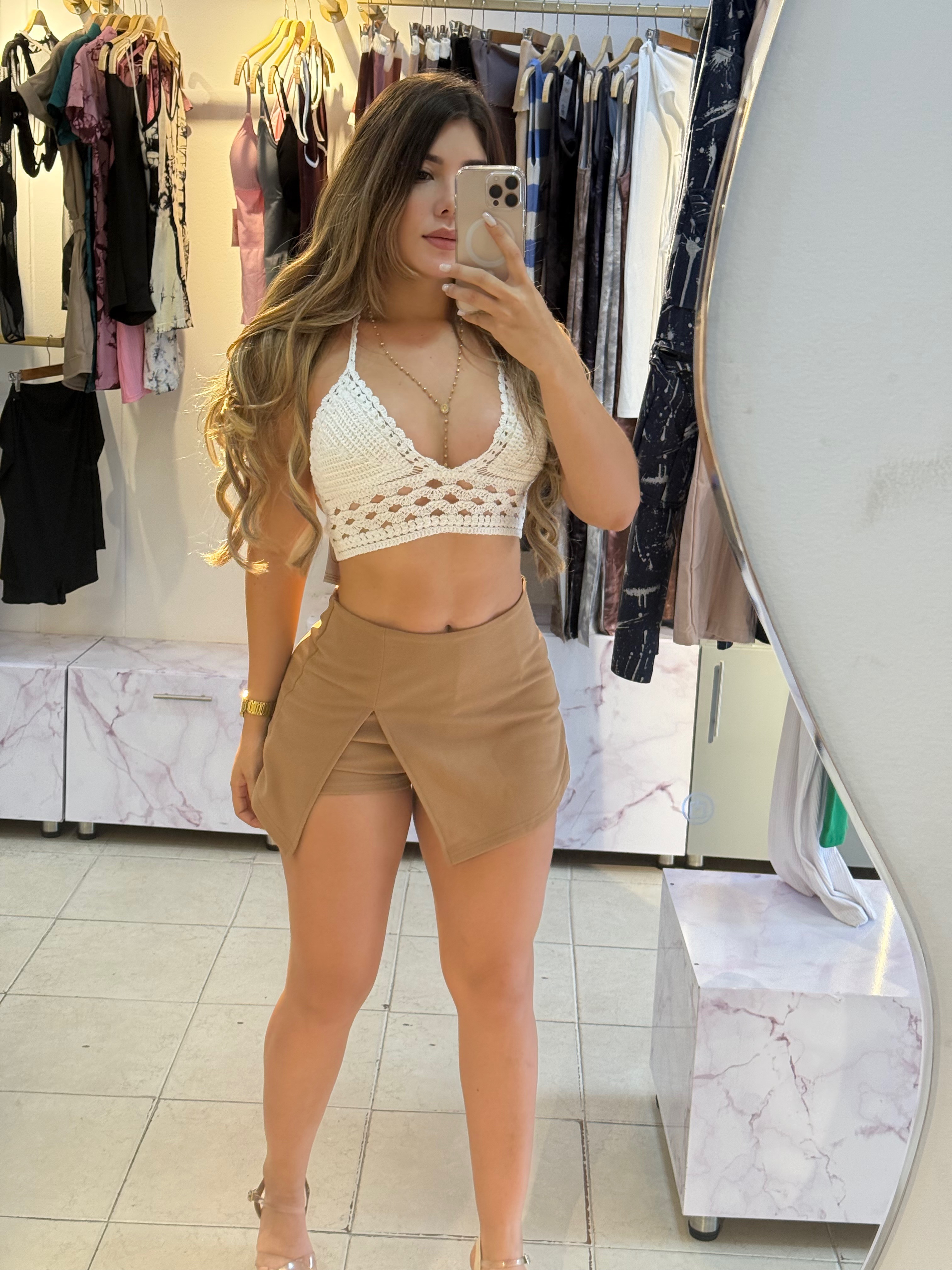 FALDA SHORT ABIERTA