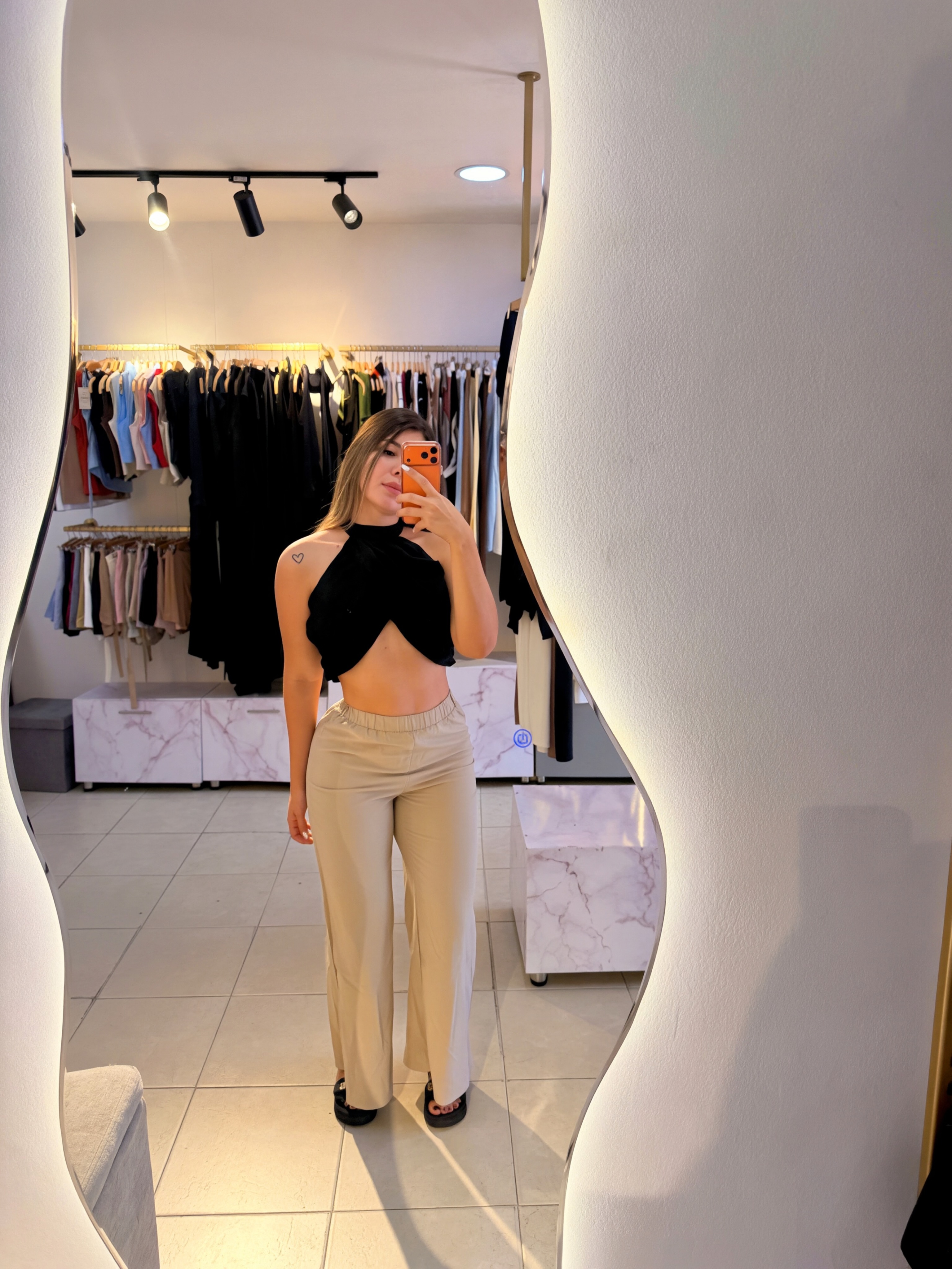CROP TOP, ABIERTO AL CUELLO